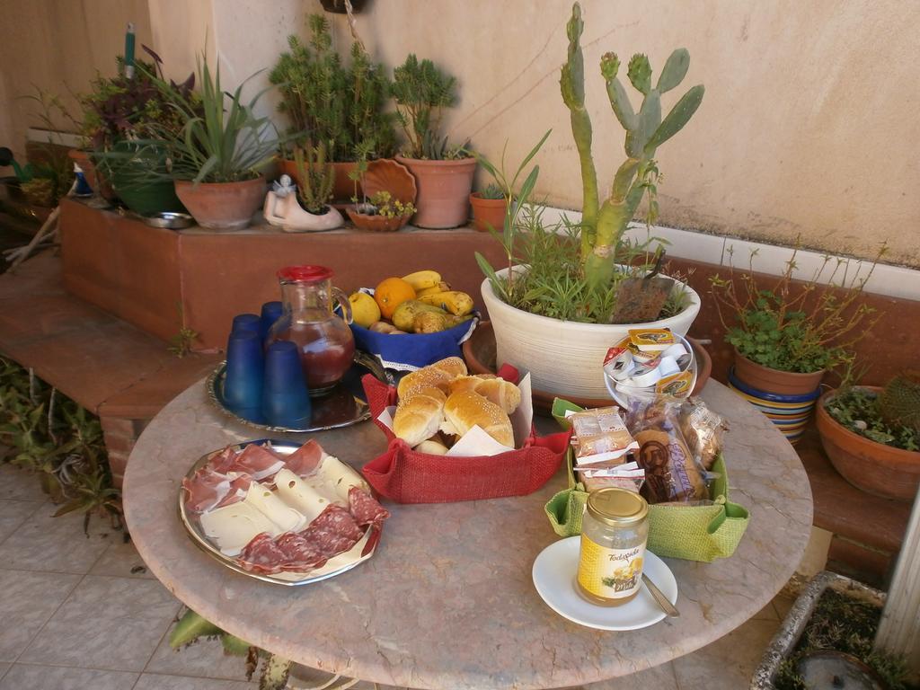 Salvone'S House B&B Giardini Naxos Esterno foto